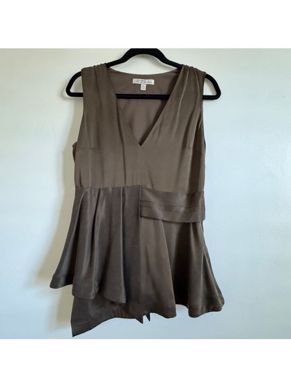 Banana Republic Heritage Collection Sueded Silk Olive V-Neck Peplum Too, Size 8